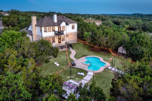 6BR Austin Retreat w Pool Hot Tub & Game Room