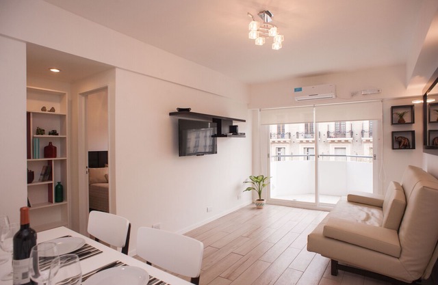 6G - Gorgeous Downtown Apt.