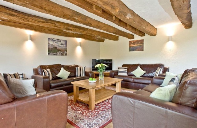 7 bedroom accommodation in Ashcombe, near Teignmouth