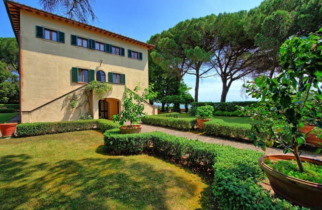 700 m² Villa ∙ 10 bedrooms ∙ 20 guests