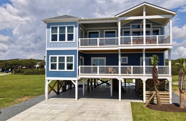 7BR/6.5BA Ocean View Home - Pool, Elevator, Dogs Ok, Sleeps 18
