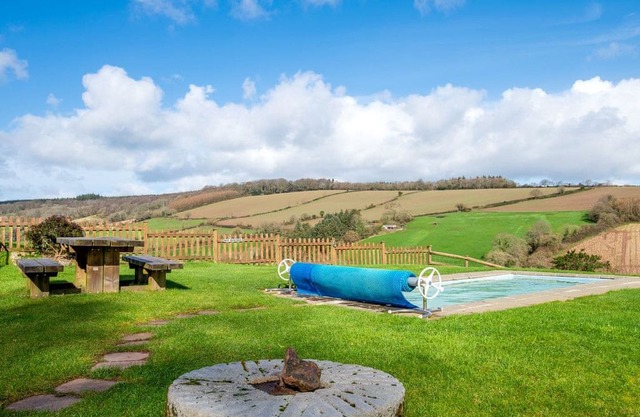 8 bedroom accommodation in Ashcombe, near Teignmouth