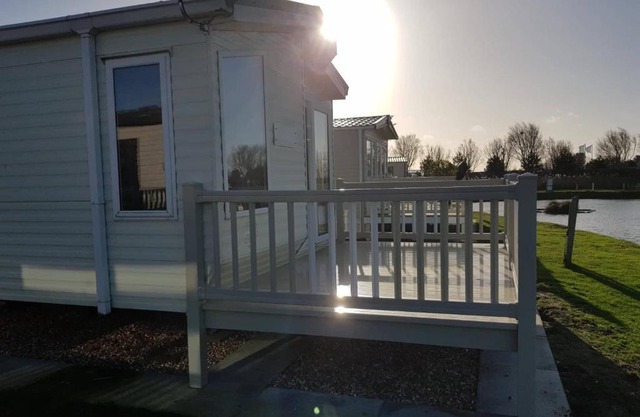 8 BERTH DELUXE CARAVAN ML88 GOLDEN PALM CHAPEL ST LEONARDs