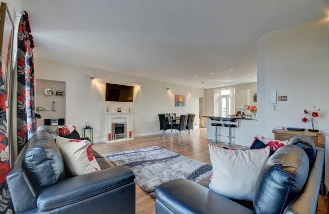 8 Cove View
