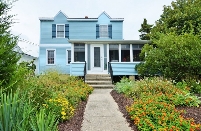 8 Rhode Island - BAY BLOCK HOME, STEPS FROM LEWES BEACH