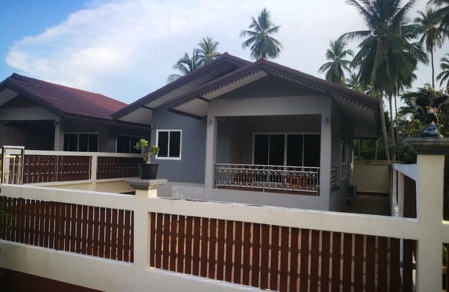Srifa Resort Lipa Noi Beach 