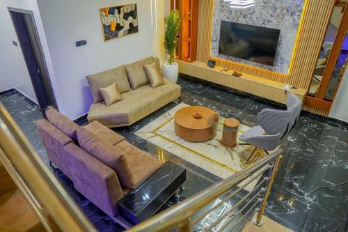 84th Luxury Apartments