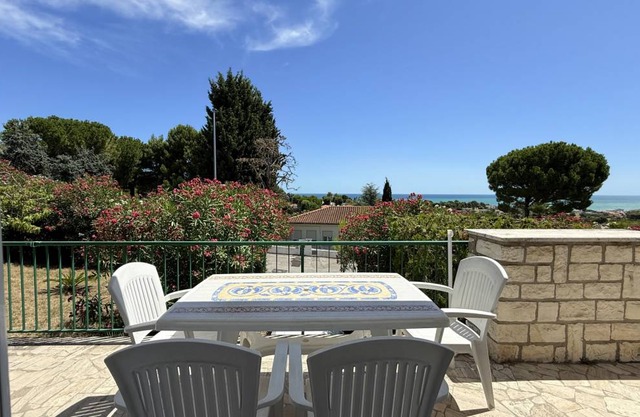 90 m² Apartment ∙ 3 bedrooms ∙ 6 guests