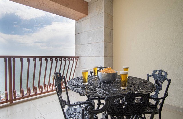 97 m² Condo ∙ 1 bedroom ∙ 4 guests