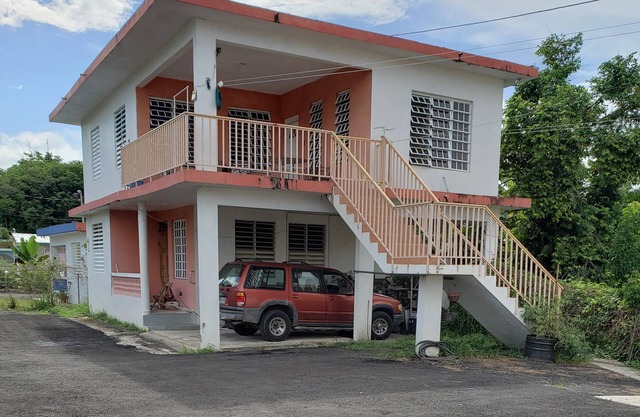A Whole house, 5 min. walking of the Aguada beatiful beach, nice location!