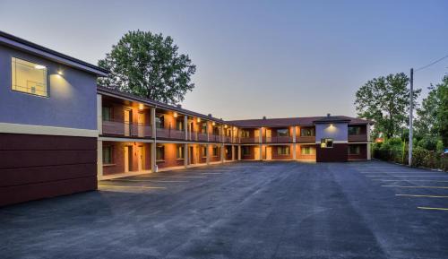 Aarya Hotel 