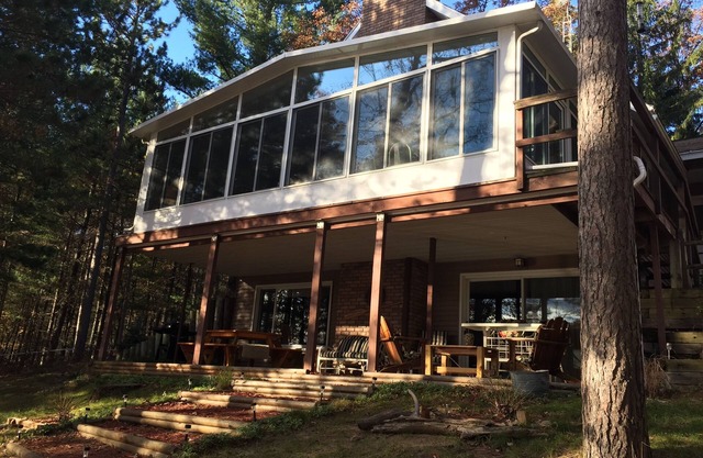 Abbott Lake House: Experience Michigan's Autumn Magic
