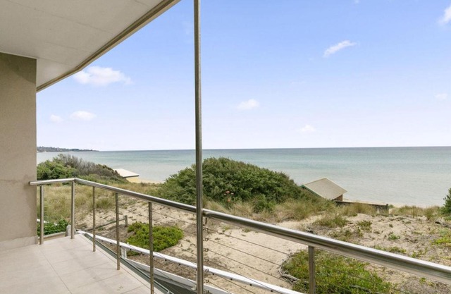 ABSOLUTE BEACHFRONT - FRANKSTON