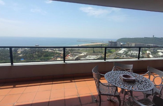 Accommodation Front - Elegant 4 Sleeper with Unbeatable Views