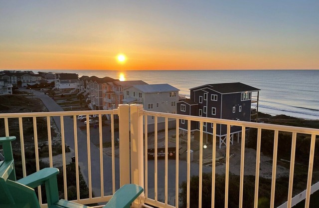 Adorable, recently updated oceanfront condo, amazing views!