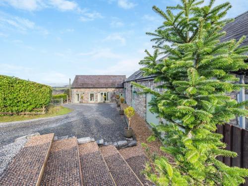 Adventurers Abode - Uk48387