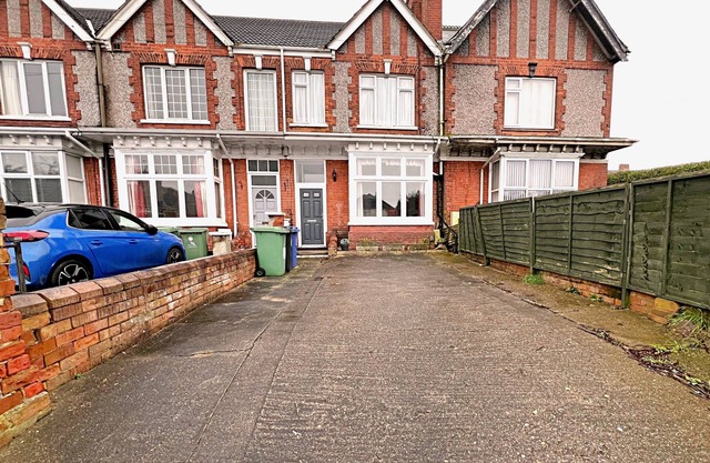 Affordable & comfortable Guest House by Sea Room 1