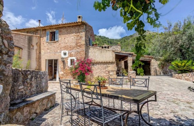 AINA CAN PONTICO Charming villa in Pollença