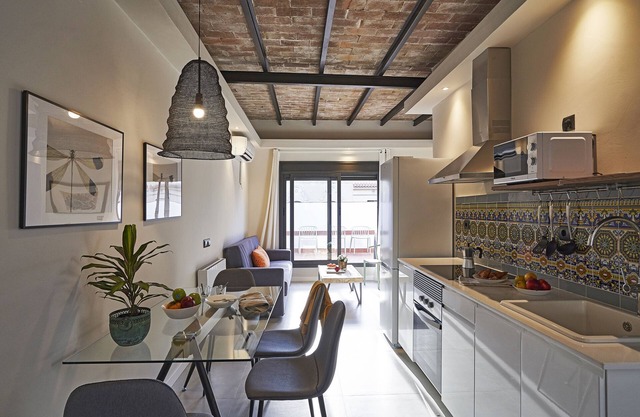AinB Eixample Miró Apartments