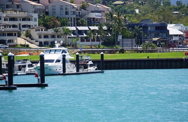 Airlie Seaview Apartments