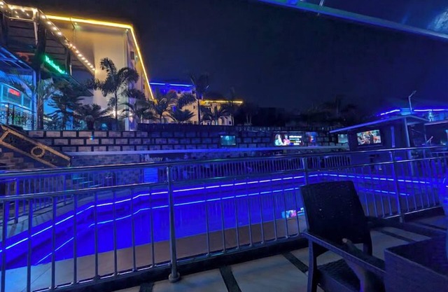 AJ'S HOTEL AND SUITES