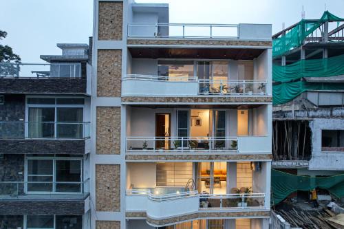 Alaya Stays Udgam Vilas Serene 5-BHK Apartment With Jacuzzi & Lift