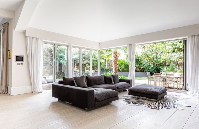Albert Bridge Road VI by onefinestay