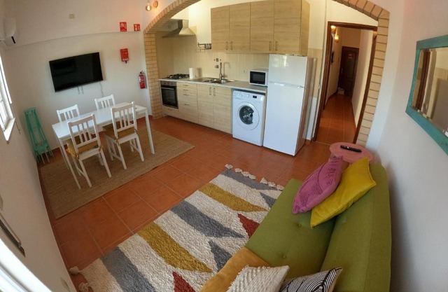 Algarve, renovated T1 apartment in S Bras de Alportel