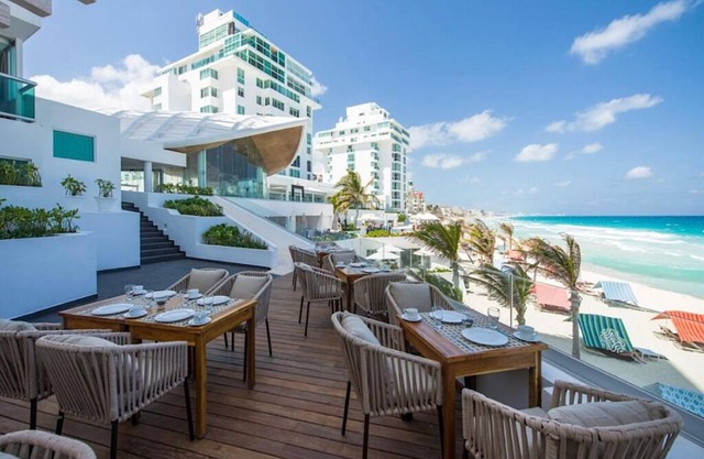 All inclusive Ocean view Cancun hotel room