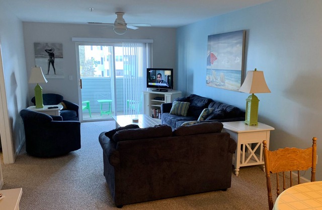 All linens included! 2BR 2B close to downtown Rehoboth with wonderful reviews!