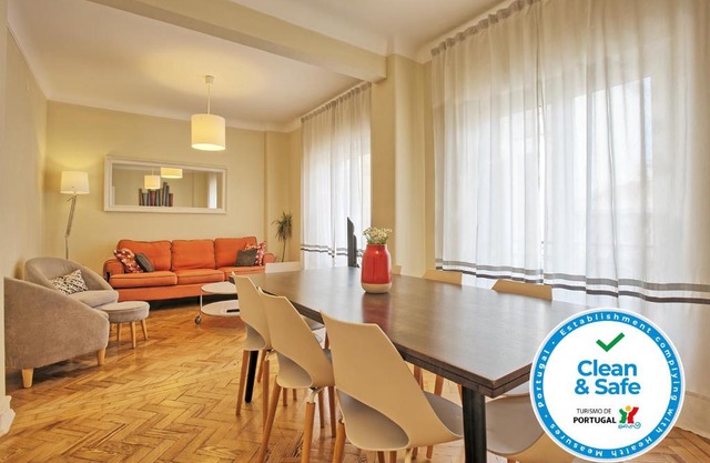 Almirante Top Floor/Almirante Reis Avenue