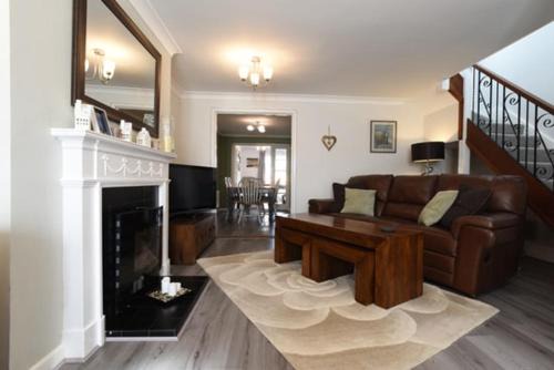 Alverstoke Manor - family home with pool table