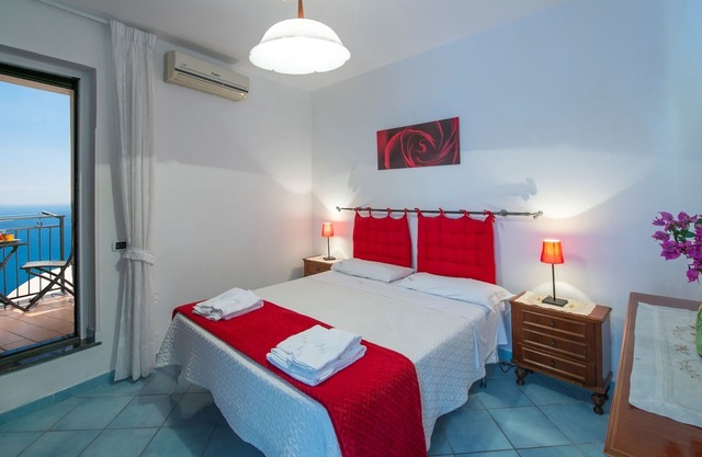 Amalfi Coast Apartment Bouganvillea