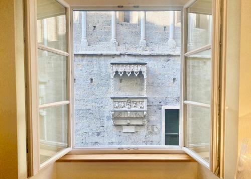 Amazing Apt San Lorenzo 19, Rolli palace UNESCO - Overlooking the Cathedral FREE PRIVATE PARKING