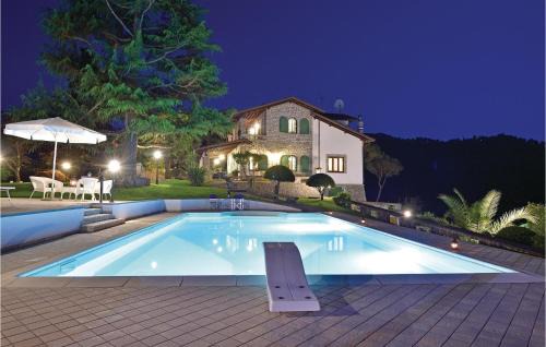 Amazing Home In Camaiore Lu With Wifi