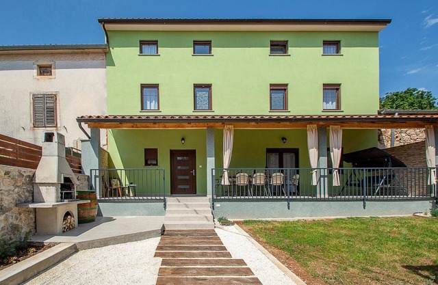 Amazing home in Sikici with WiFi