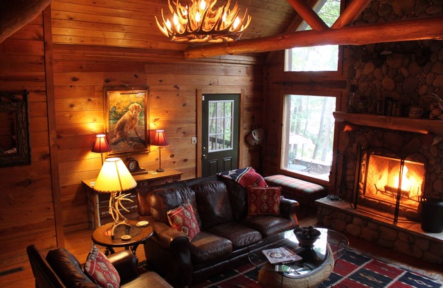 Amazing Log Cabin on the Water!