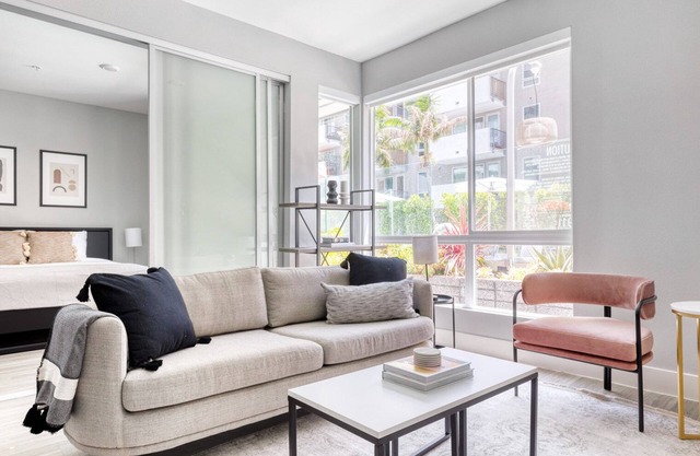 Amazing Long Beach 1BR w/Pool & Gym, walk to Ocean Blvd, by Blueground