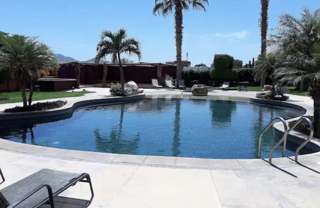 AMAZING STUDIO CONDO 2 BLOCKS FROM THE BEACH