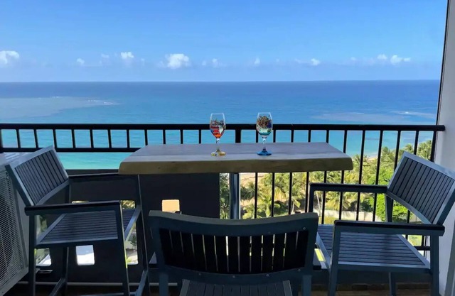 Amazing View of the Ocean and sounds of the waves.