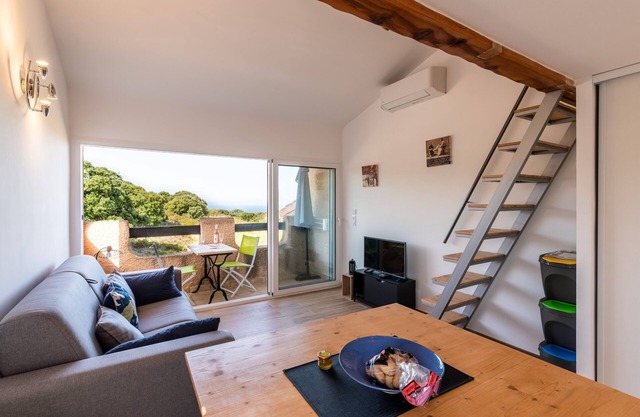 Ambroggio - Grand studio avec mezzanine - Vue Mer