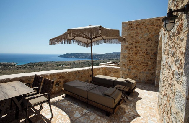 Anemos Suites Mani