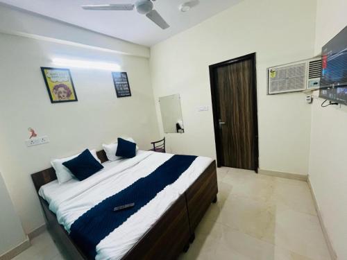 Anmol Residency- near Saket Metro Station