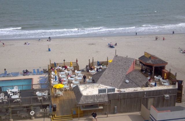 Any Closer To The Ocean And You Would Get Wet!!! Private updated condo