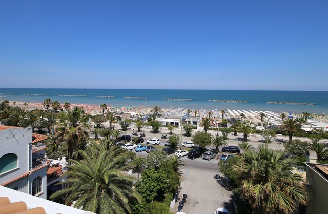 Meters The Sea San Benedetto Del Tronto 