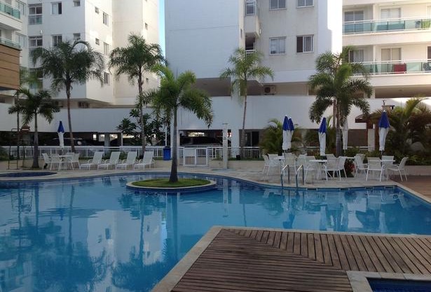 Apartamento 3 Quartos em Frente à Praia do Forte