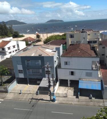 Apartamento na Praia de Enseada