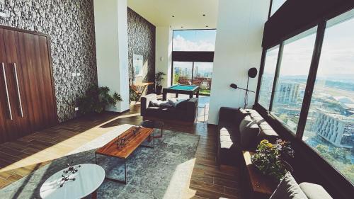 Apartamento Grande Edificio Inara zona 13 vista al Aeropuerto