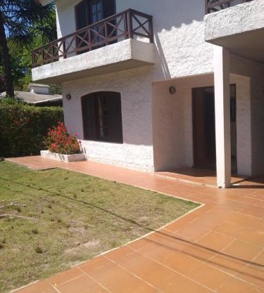 Apartamento independiente en planta baja. Zona residencial