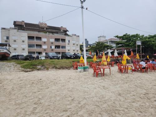 Apartamento pe na areia e com vista linda